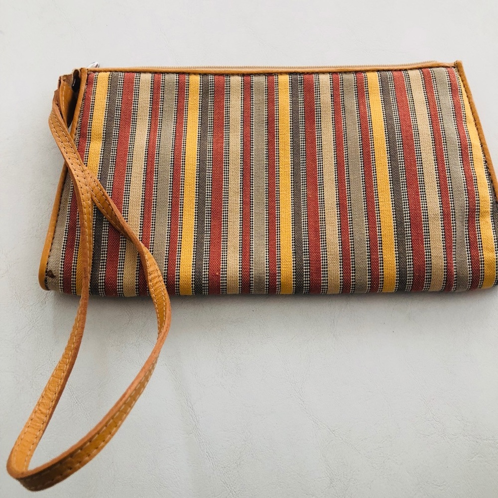 Revival Clutch Handbag🦋